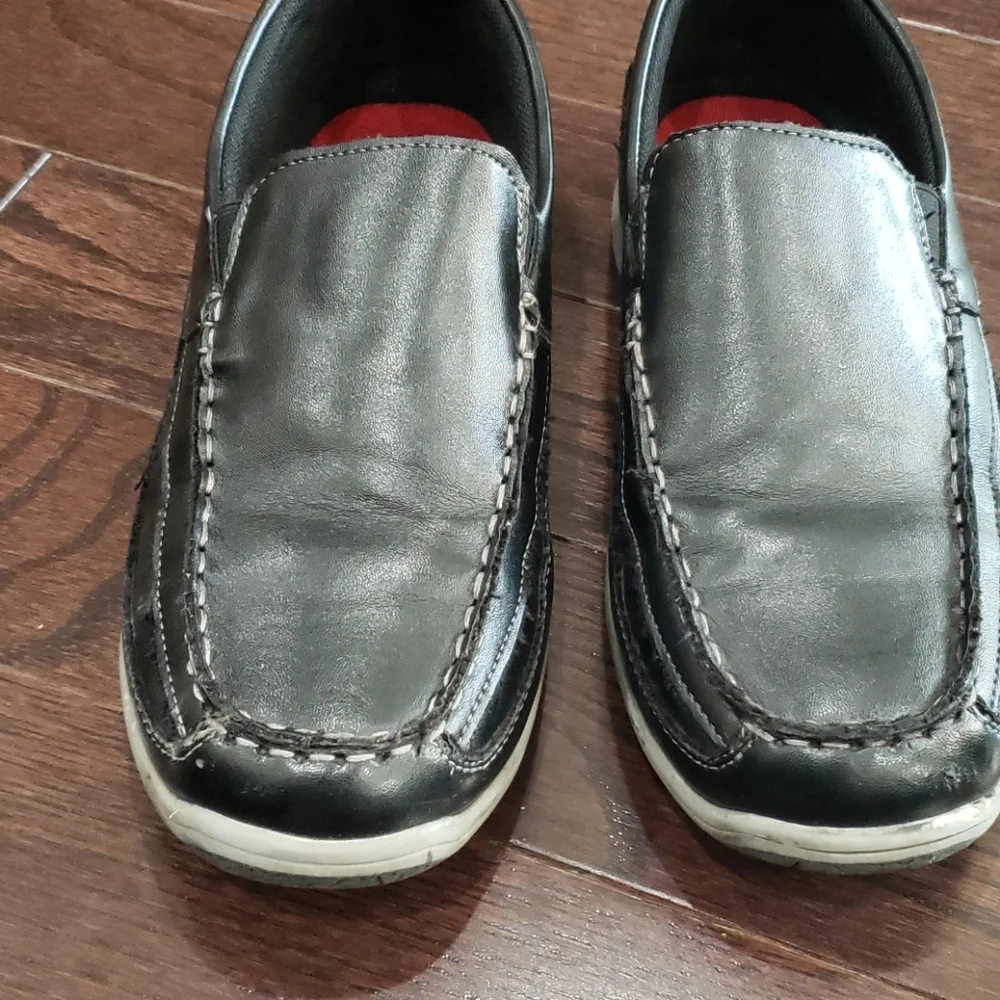 Roebuck & Co. Boys Dress shoes black size 6M